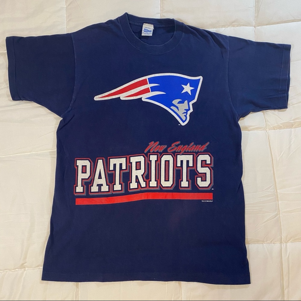 SALEM SPORTSWEAR VINTAGE 1995 NEW ENGLAND PATRIOTS T-SHIRT